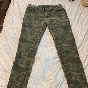 camo skinny jeans